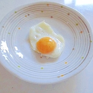 うずらの卵で　☆　ミニミニ目玉焼き